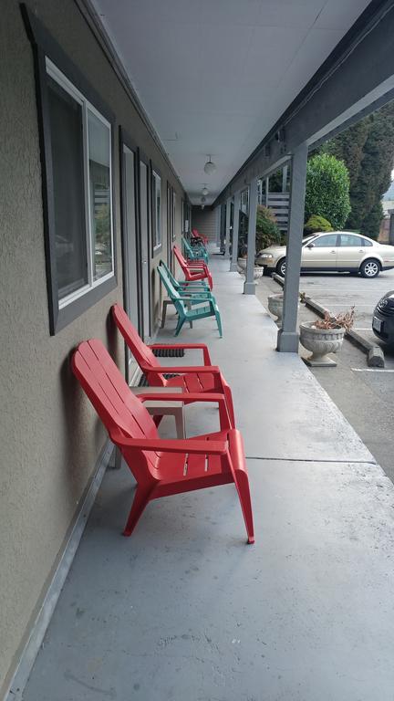 Cozy Court Motel Sechelt Exteriér fotografie